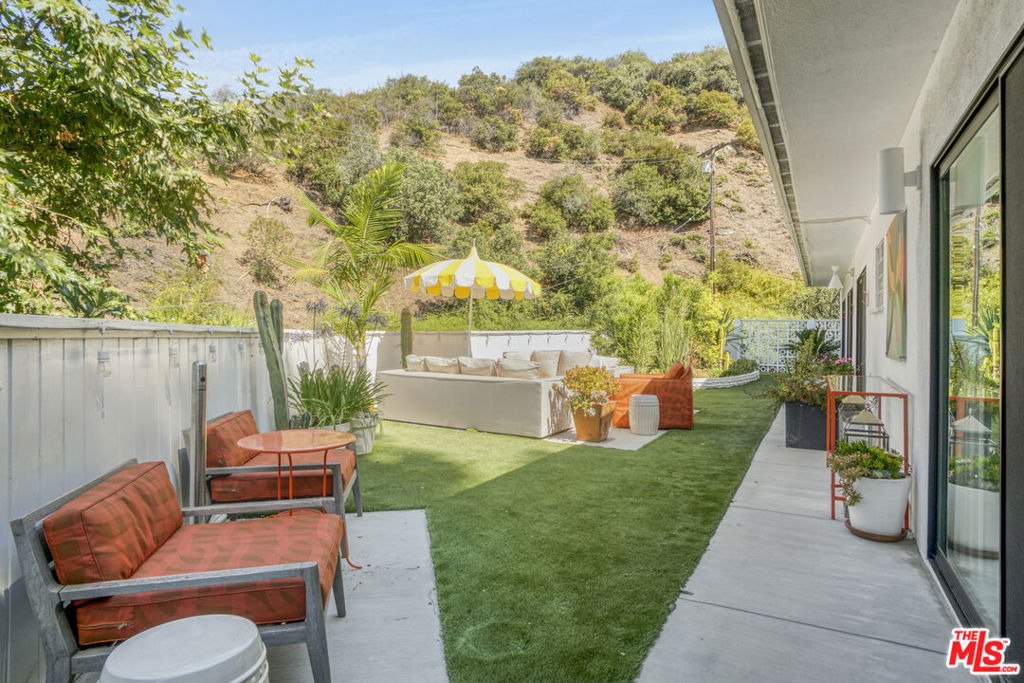 Mandeville Canyon Rd, Los Angeles, CA 90049