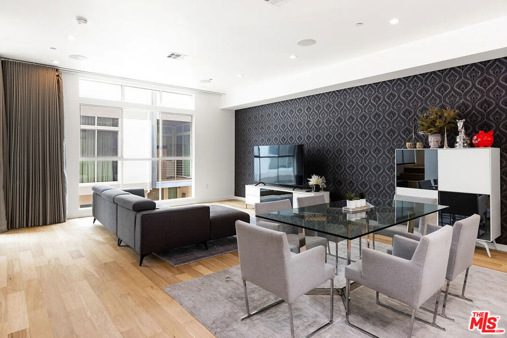Hepburn Way, Los Angeles, CA 90038 #1