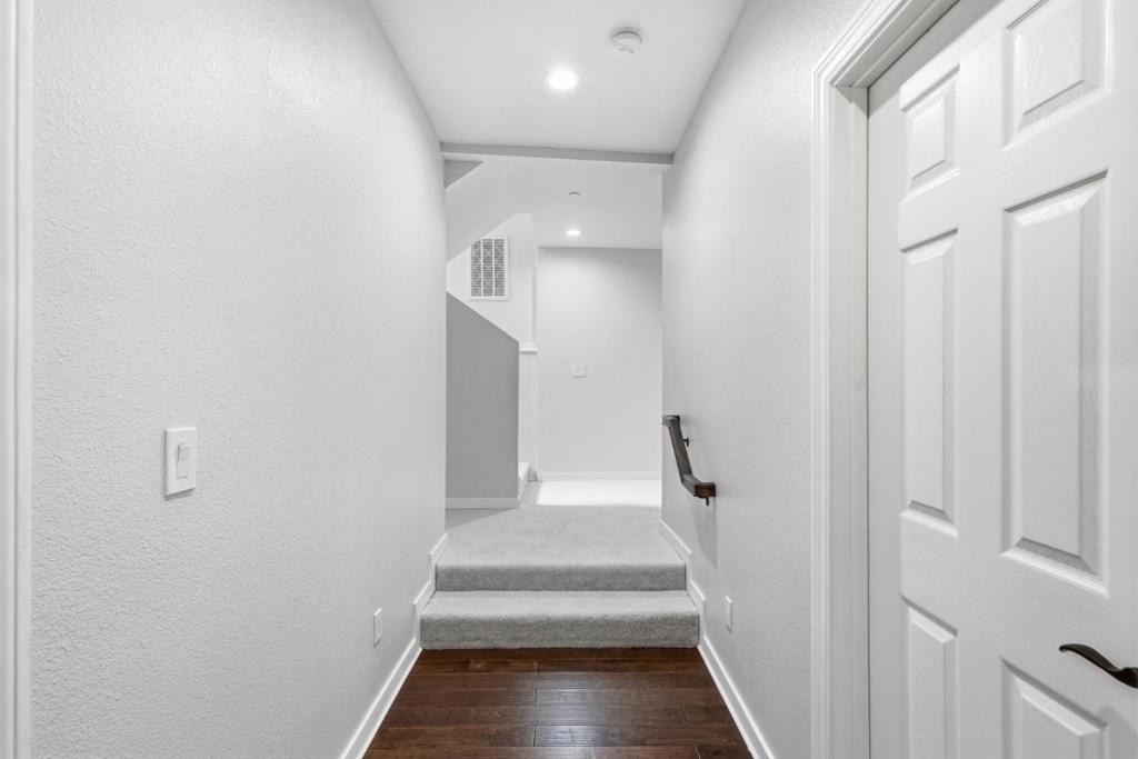 Oakdale Ave, Oakland, CA 94605