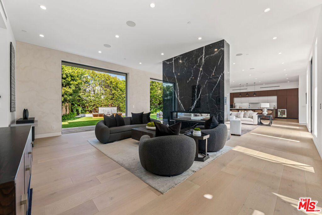Travis St, Los Angeles, CA 90049 #1