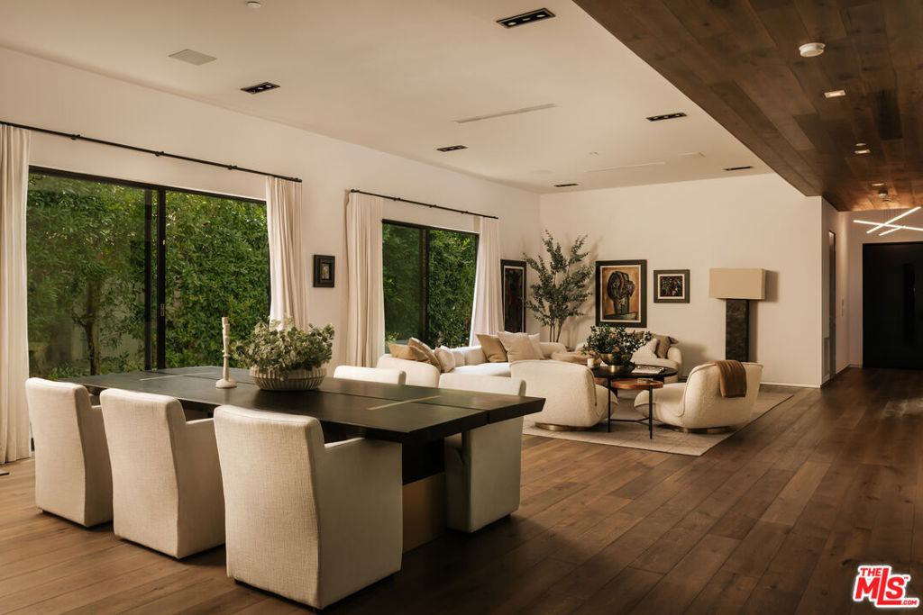 Bowling Green Way, Los Angeles, CA 90049