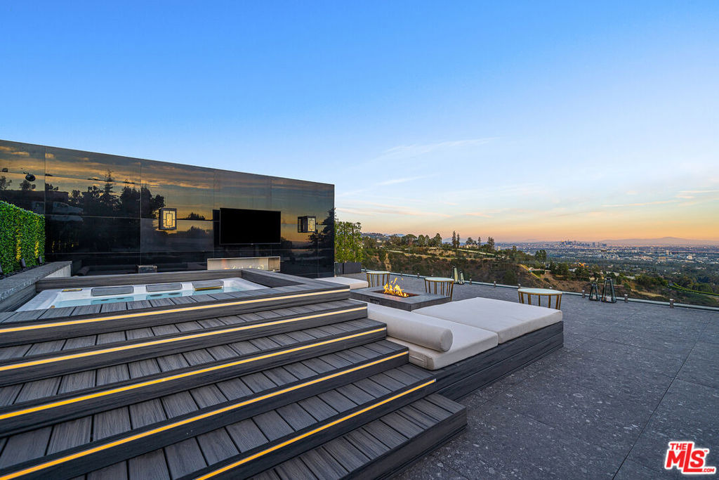 Bel Air Rd, Los Angeles, CA 90077
