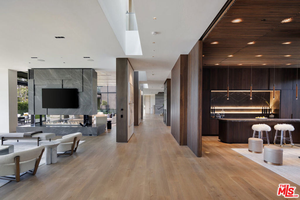 Faring Rd, Los Angeles, CA 90077