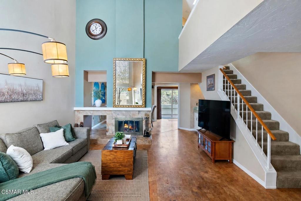 Calle Lozano , Camarillo, CA 93012