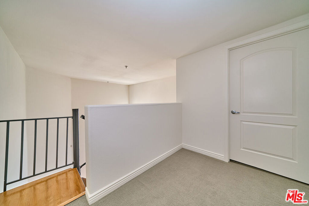 Kingsley Dr, Los Angeles, CA 90006