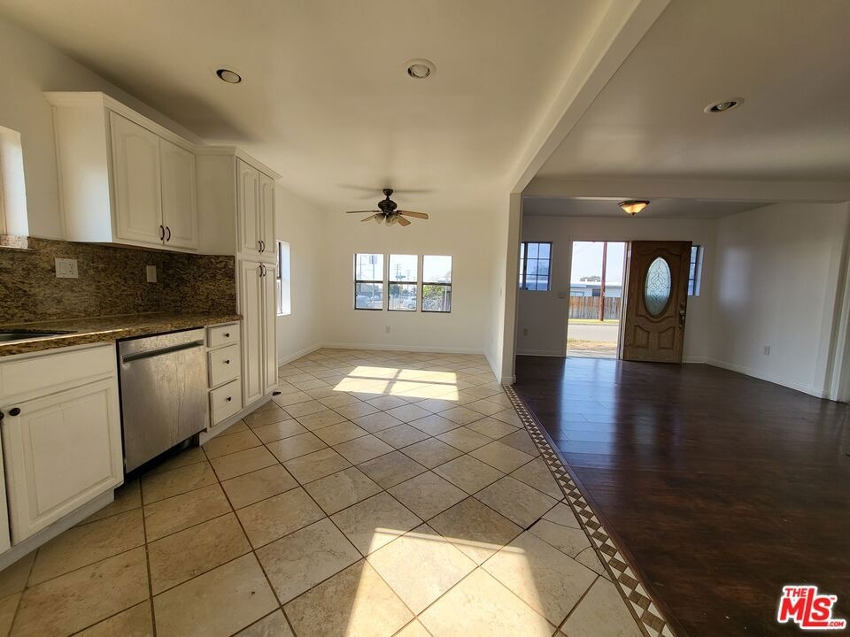 Vecino Ave, Glendora, CA 91740