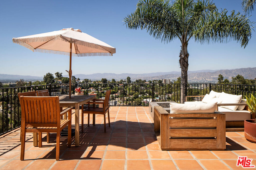 Knoll Dr, Los Angeles, CA 90068