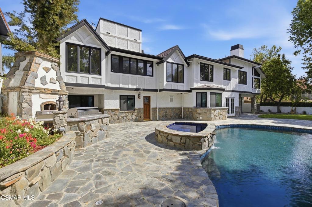 Eilat St, Woodland Hills, CA 91367