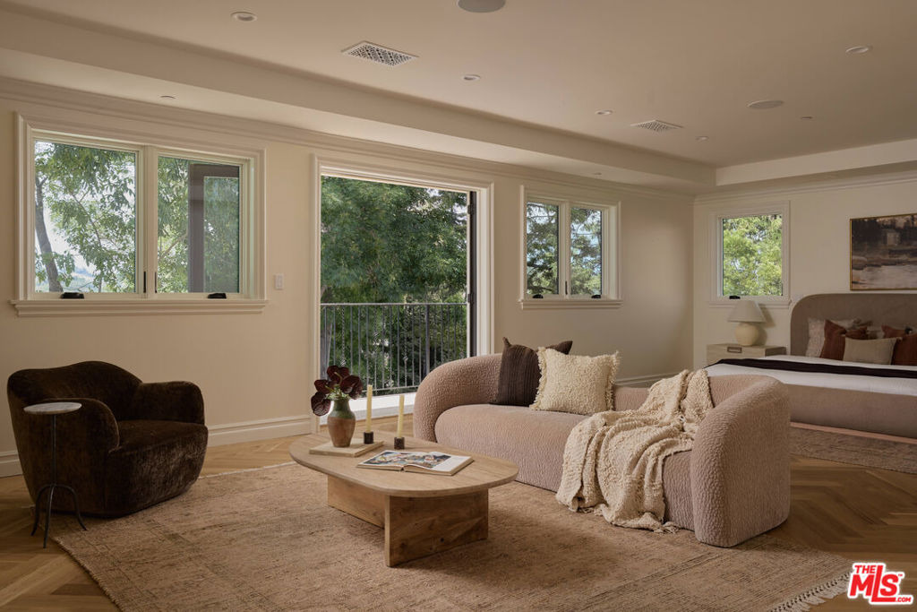 Bel Air Rd, Los Angeles, CA 90077