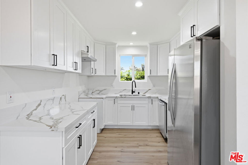 2nd Ave, Los Angeles, CA 90043 #1