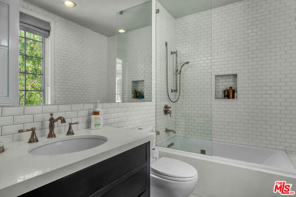 Devon Ave, Los Angeles, CA 90024 #1