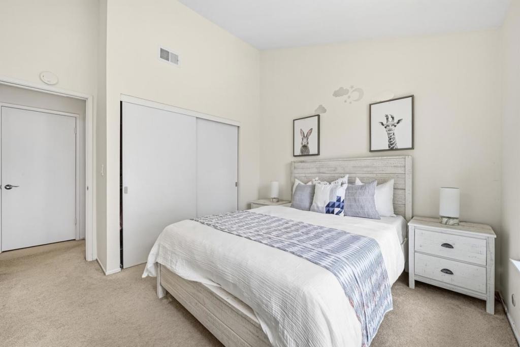 Vineyard Ln, Saratoga, CA 95070