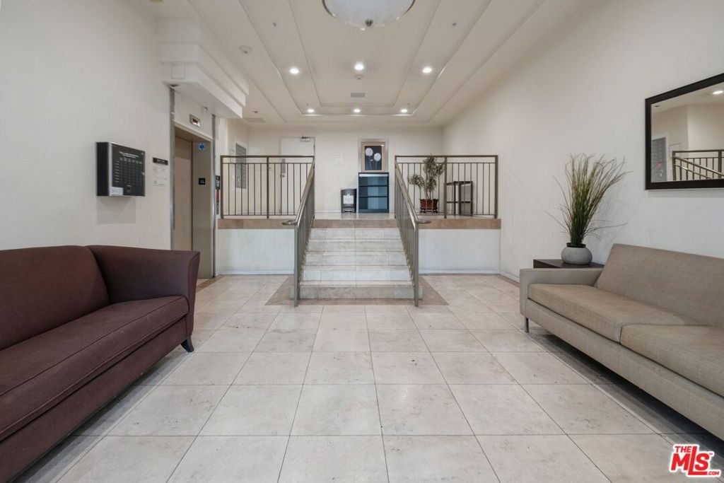 Serrano Ave, Los Angeles, CA 90006 #1