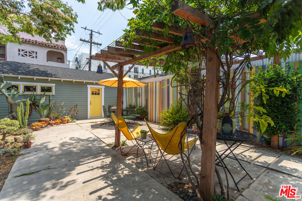 LA Mirada Ave, Los Angeles, CA 90038