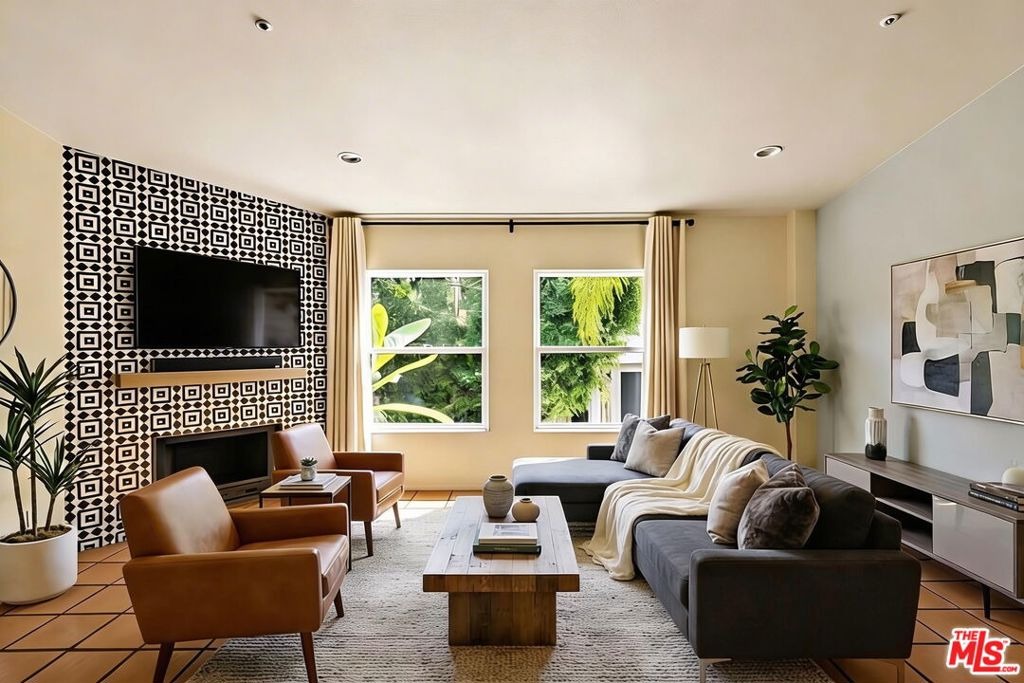 LA Presa Dr, Los Angeles, CA 90068