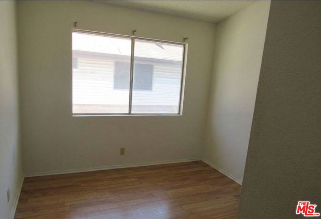 Etiwanda Ave, Reseda, CA 91335