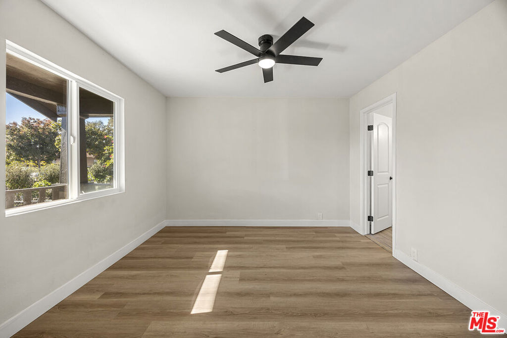 60th St, Los Angeles, CA 90003