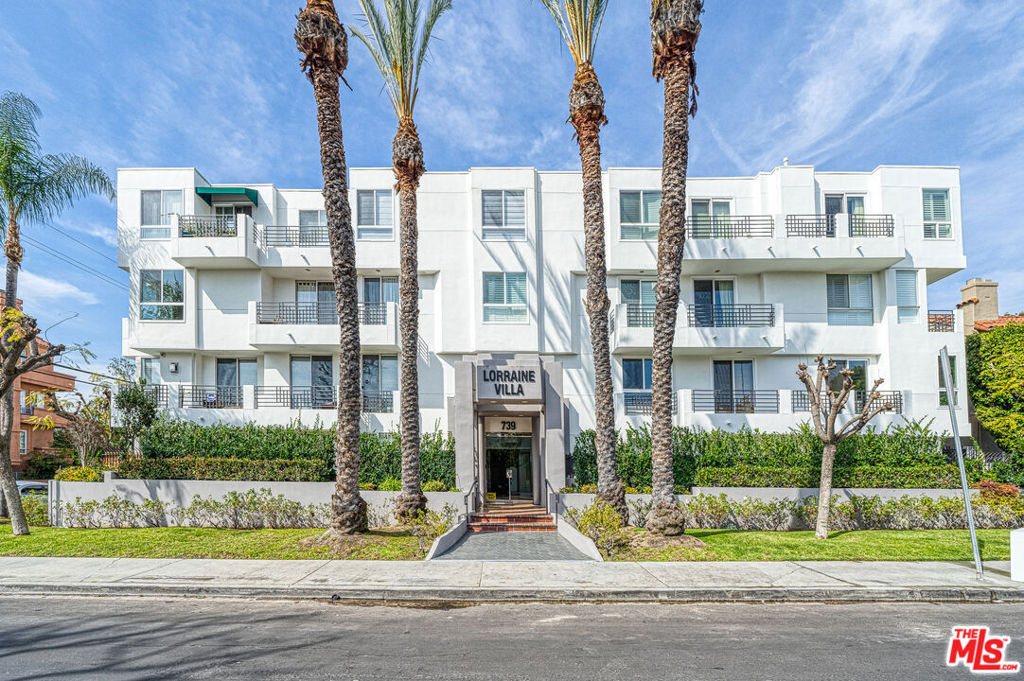 Lorraine Blvd, Los Angeles, CA 90005 #1