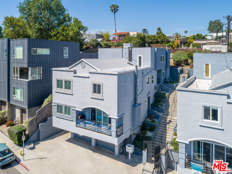 Descanso Dr, Los Angeles, CA 90026