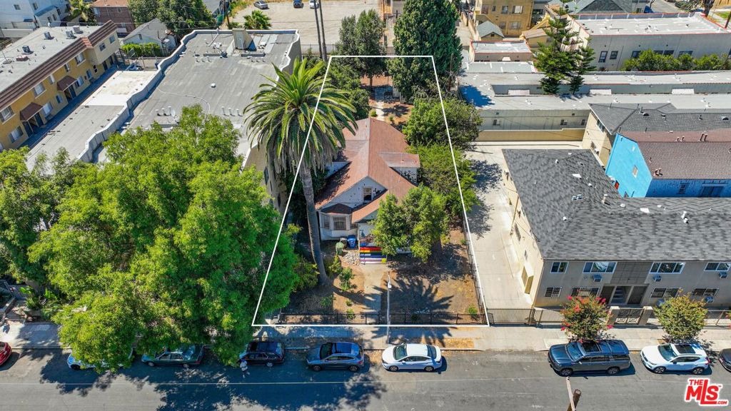 Shrine Pl, Los Angeles, CA 90007
