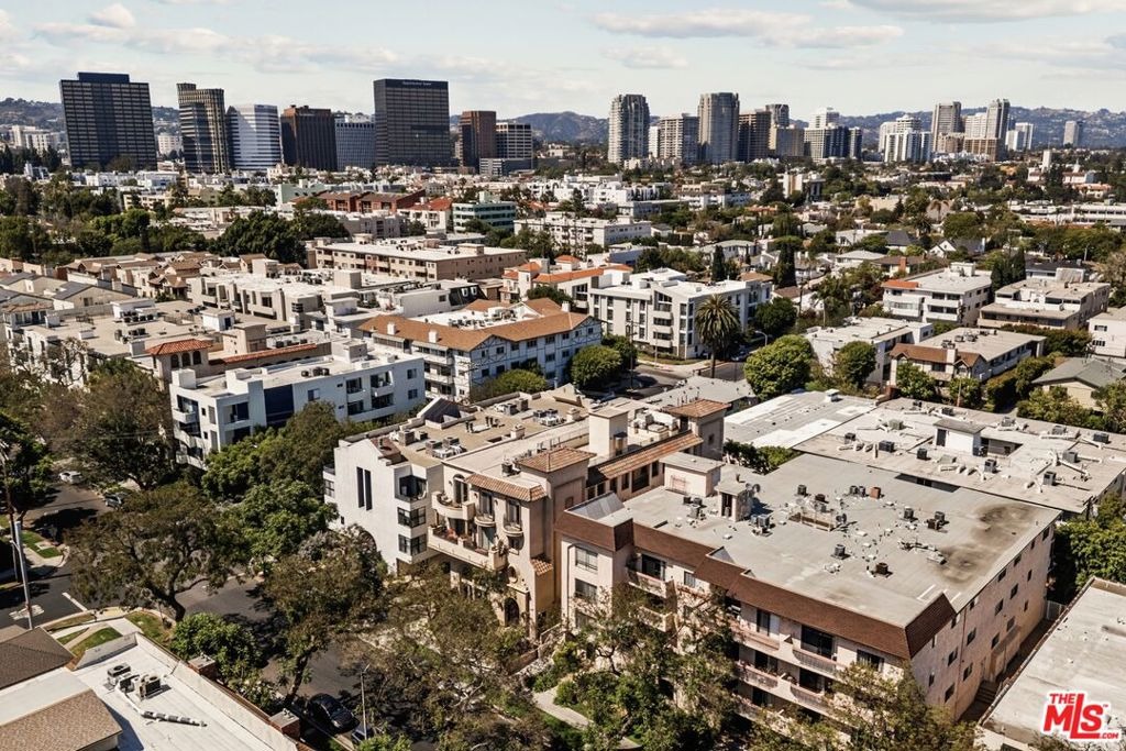 Camden Ave, Los Angeles, CA 90025