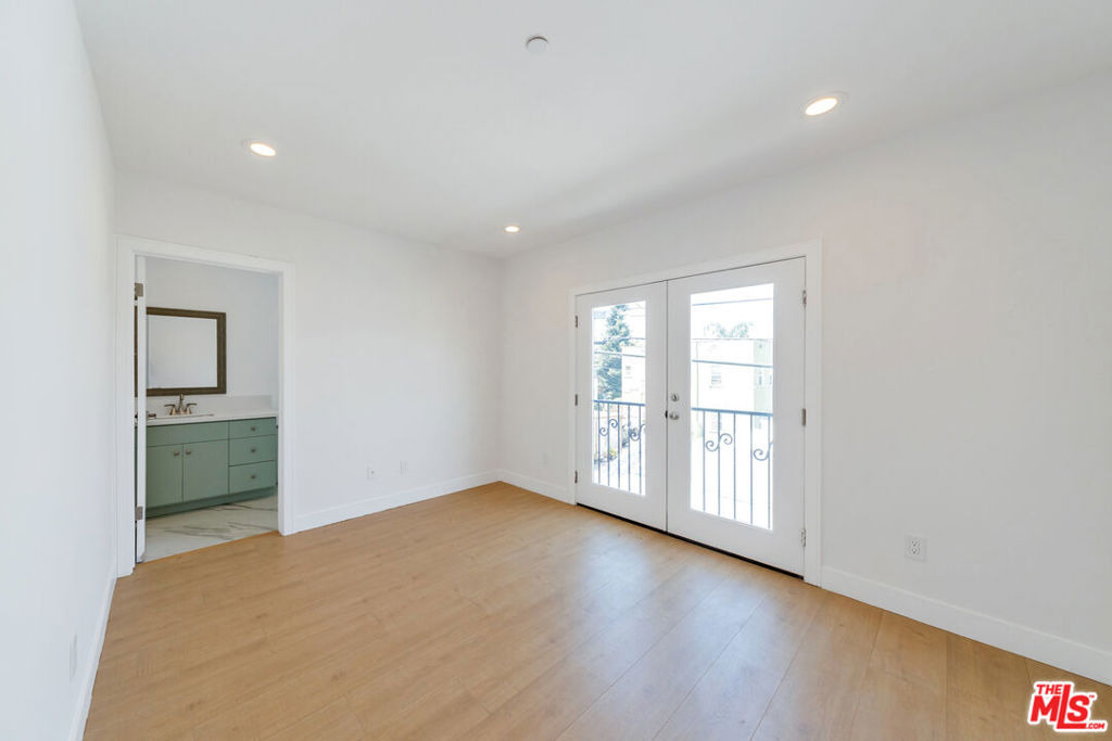 Wellington Rd, Los Angeles, CA 90016 #1