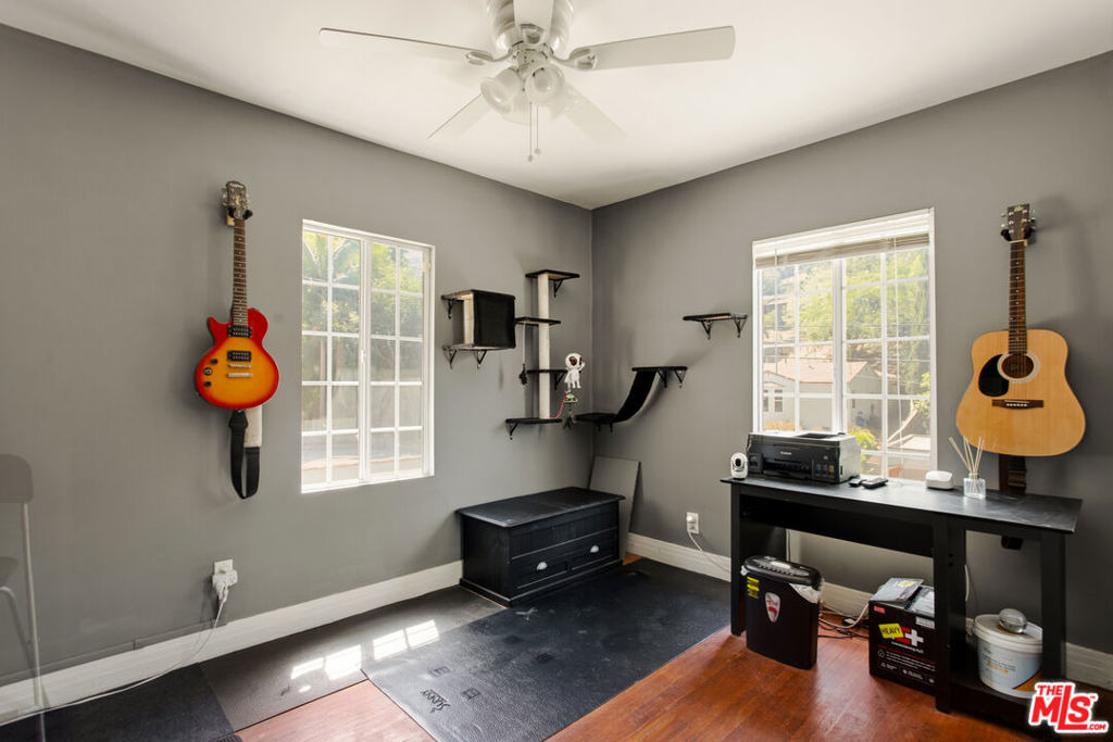 Winmar Dr, Los Angeles, CA 90065