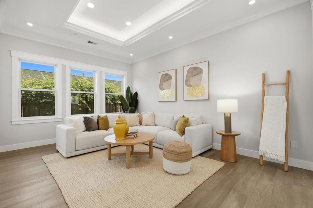Casa Blanca Ln, Saratoga, CA 95070