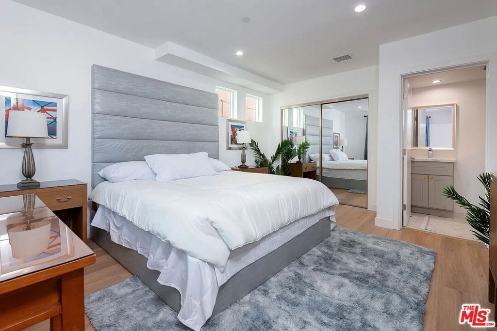 Ardmore Ave, Los Angeles, CA 90006