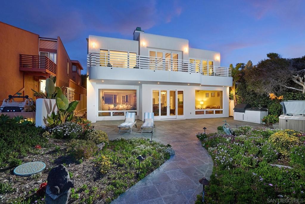 Neptune Ave, Encinitas, CA 92024