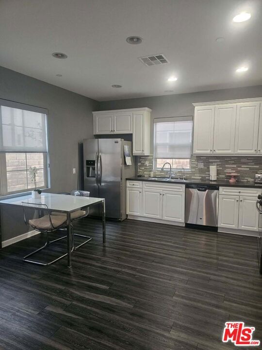 Moveo Dr, Santa Clarita, CA 91350