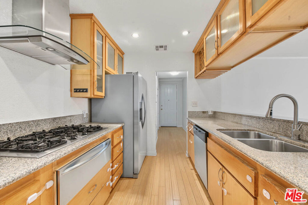 Hayworth Ave, Los Angeles, CA 90048