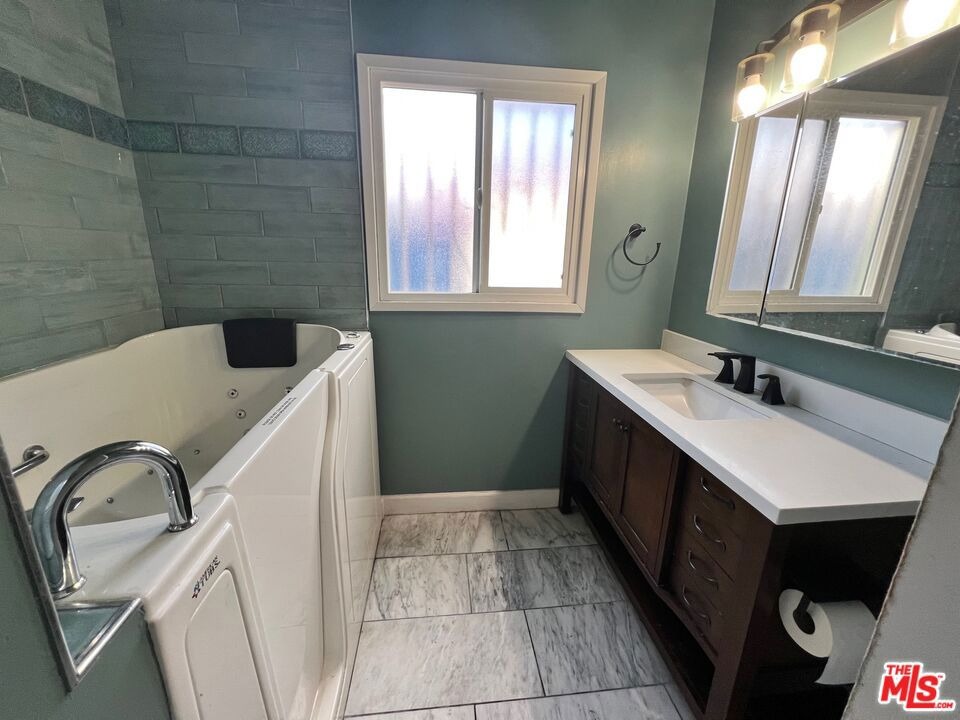 116th St, Hawthorne, CA 90250
