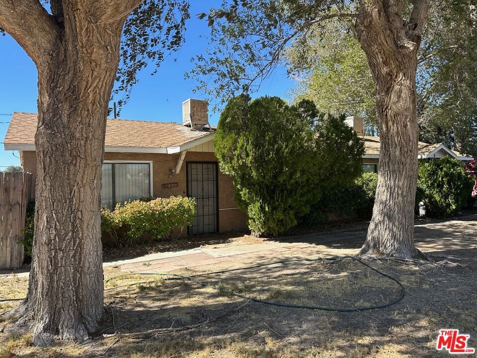 Avenue H10 , Lancaster, CA 93535