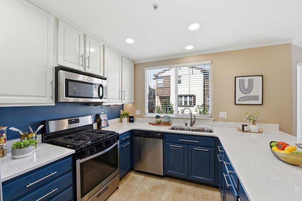 Raspberry Ln, Mountain View, CA 94043