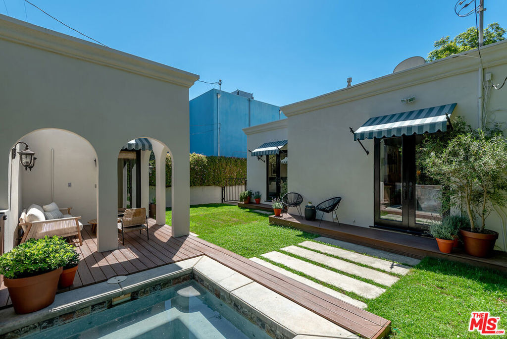 Bonner Dr, West Hollywood, CA 90048