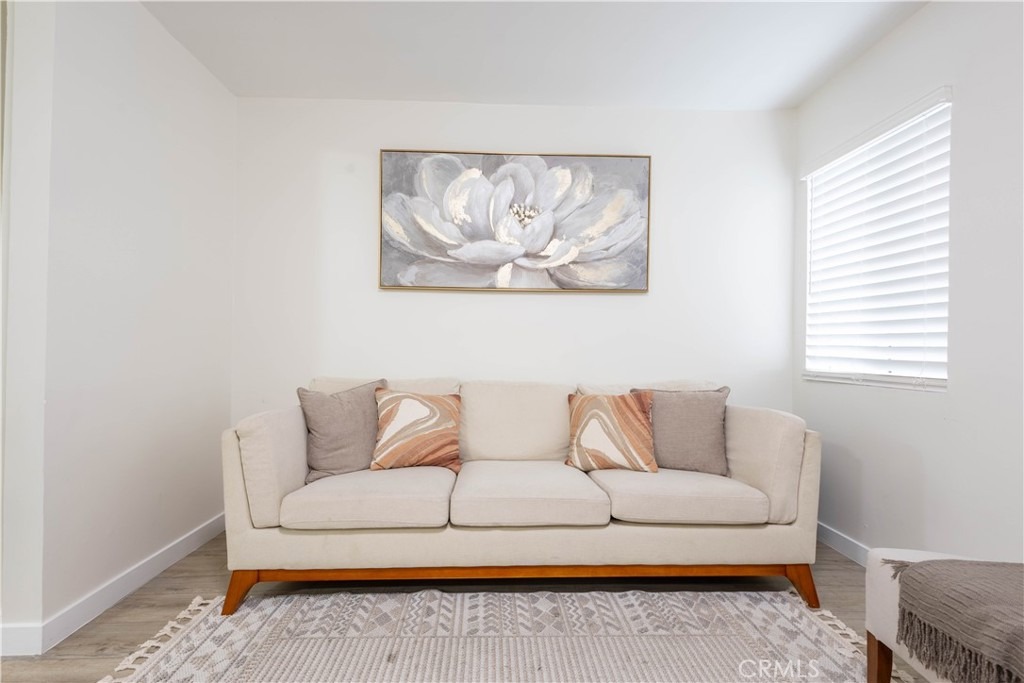 Street Andrews Pl, Los Angeles, CA 90018