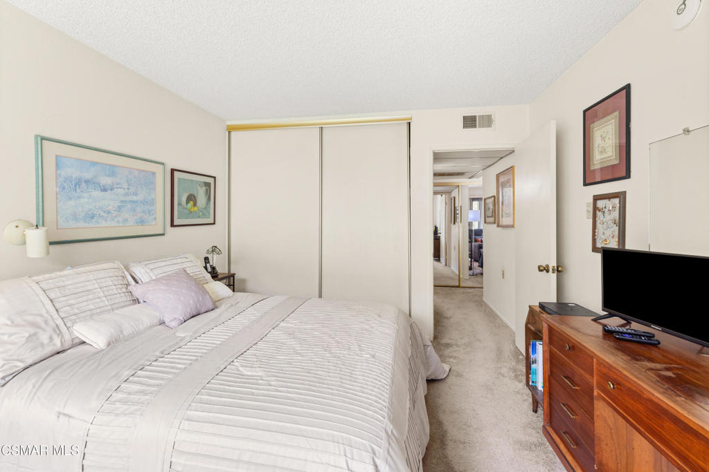 Oakleaf Dr, Thousand Oaks, CA 91360 #1