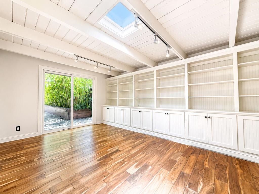 Magnolia Ave, San Carlos, CA 94070