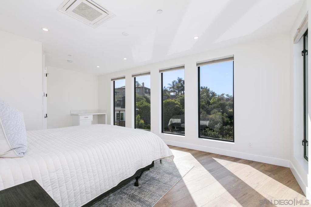 Oleander Dr, San Diego, CA 92106 #1