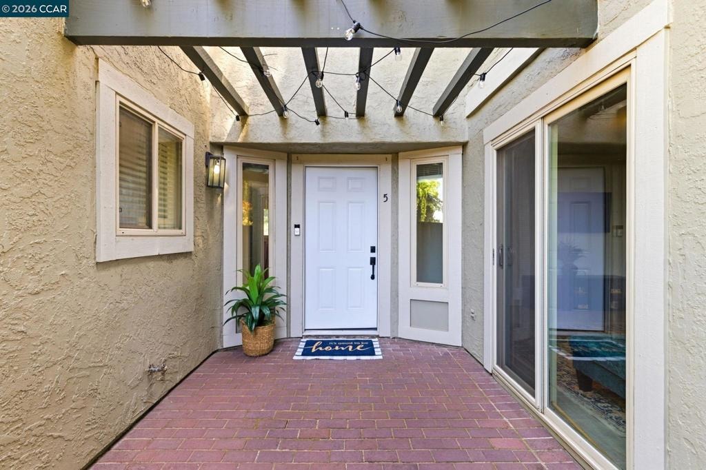 Luna Grande Cir, Sacramento, CA 95834