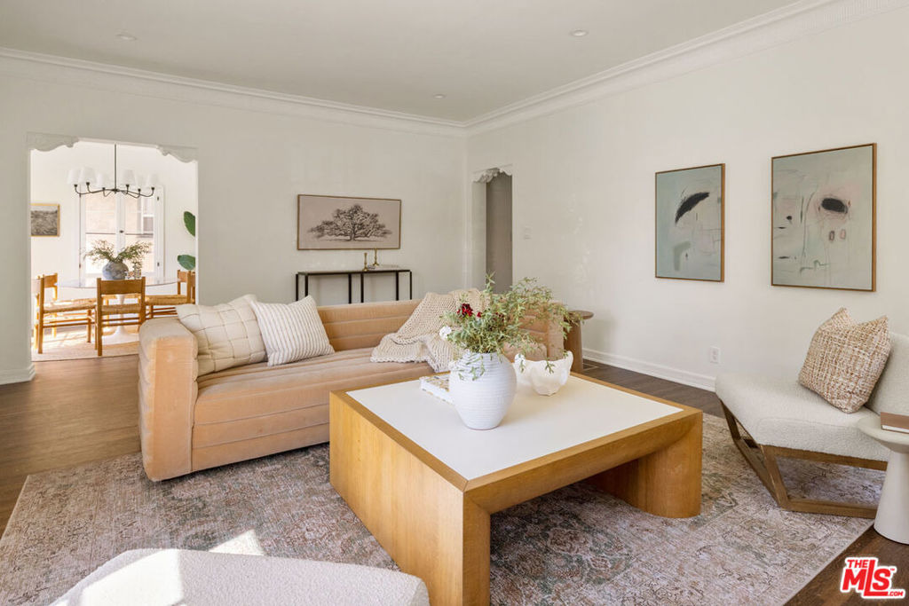 Cochran Ave, Los Angeles, CA 90019