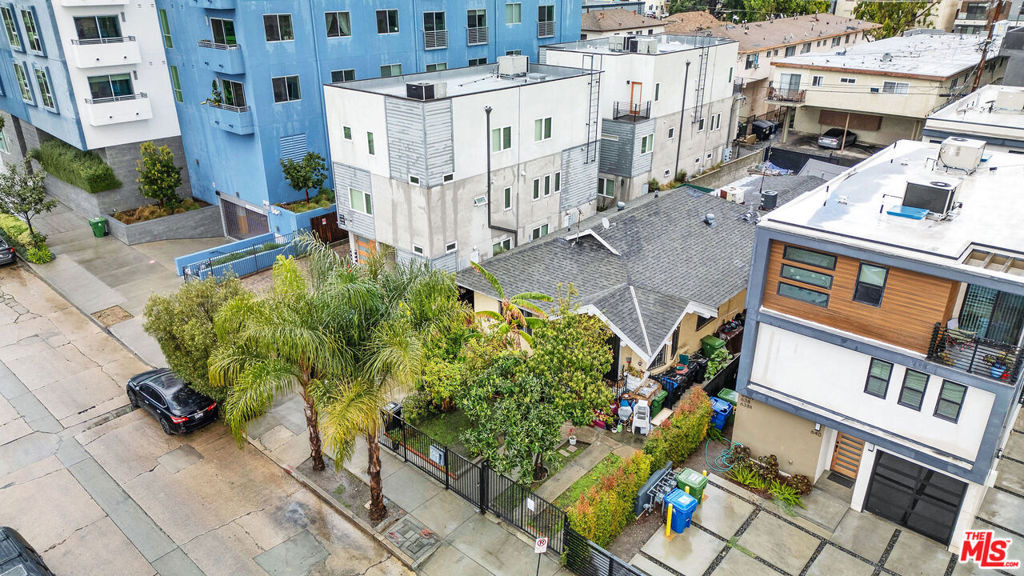 Serrano Ave, Los Angeles, CA 90004 #1