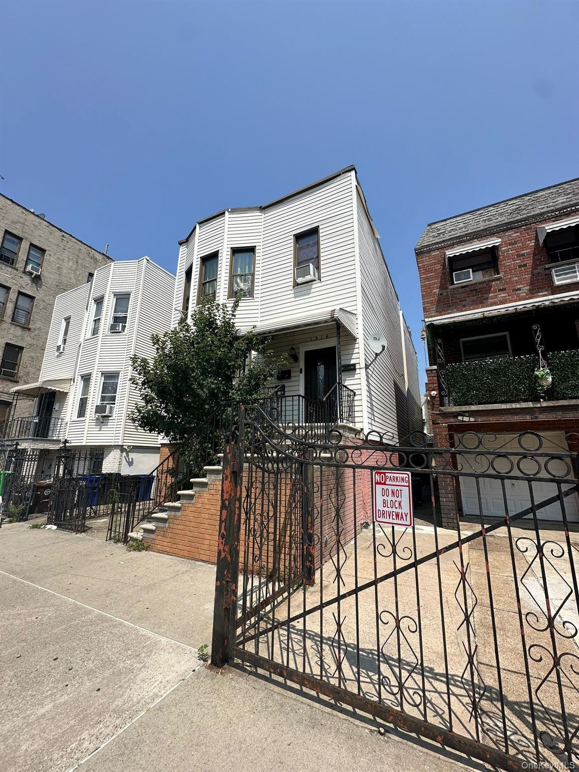 Barnes Ave, Bronx, NY 10462 #1
