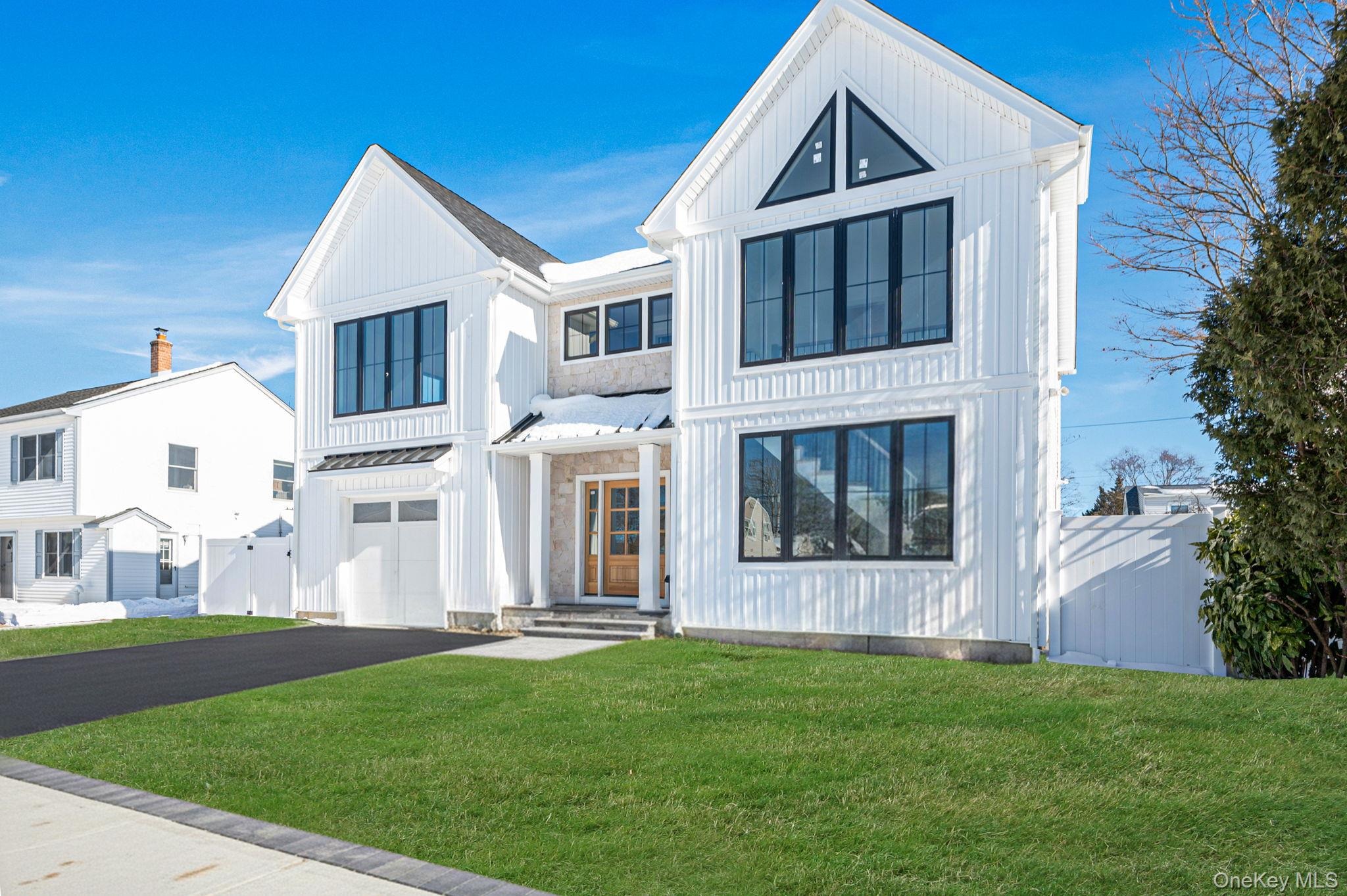Cotton Ln, Levittown, NY 11756