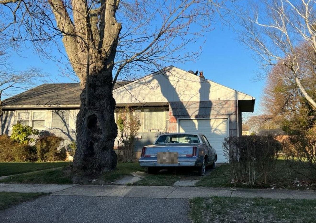 Decatur St, Uniondale, NY 11553