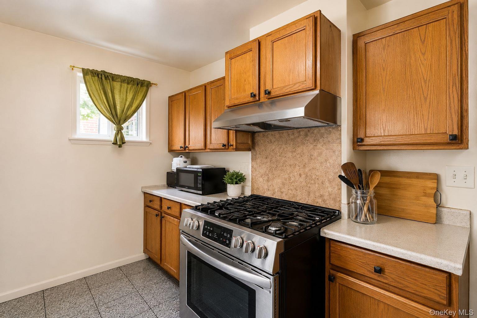 110th St, Richmond Hill, NY 11418