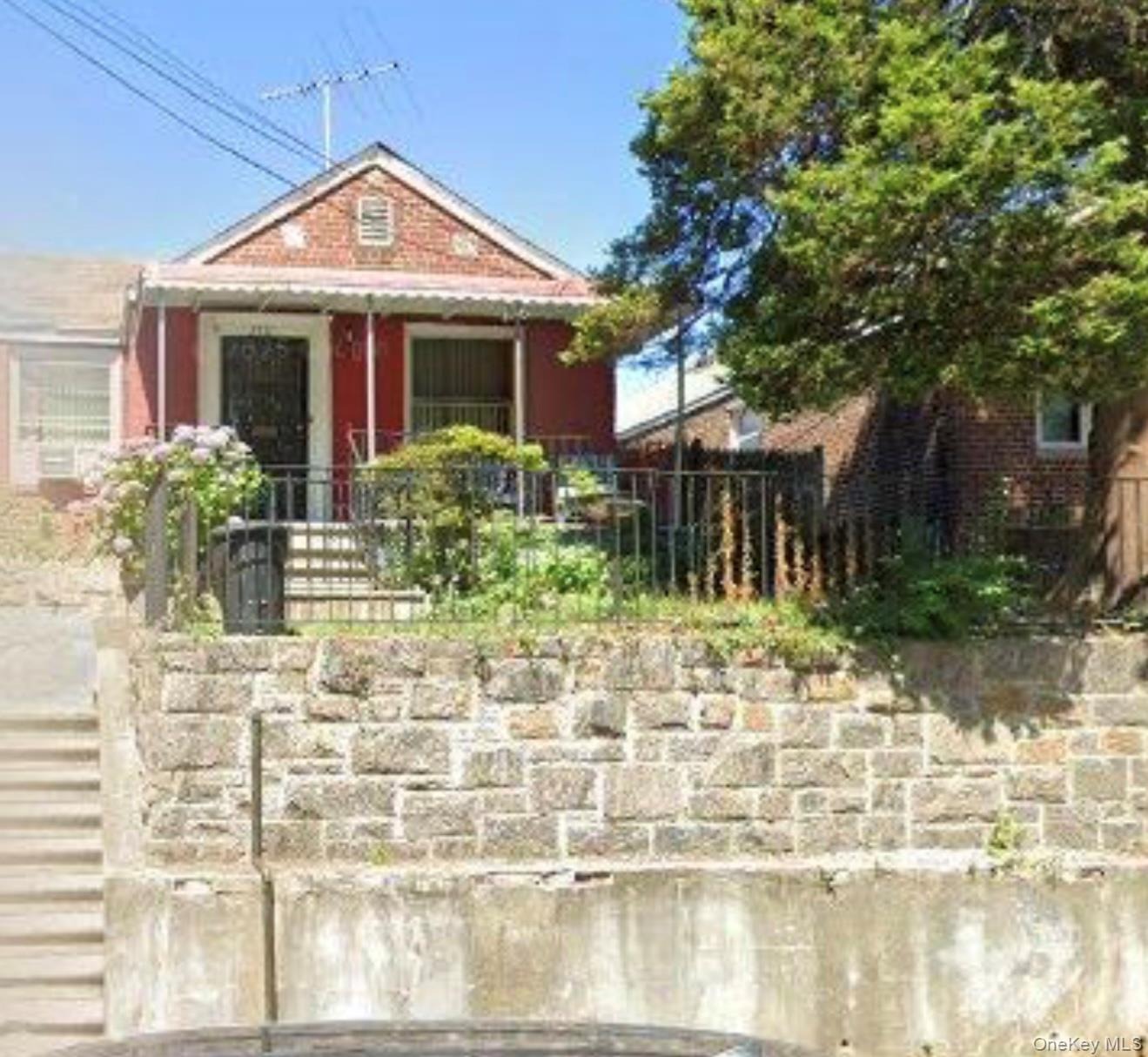Throop Ave, Bronx, NY 10469