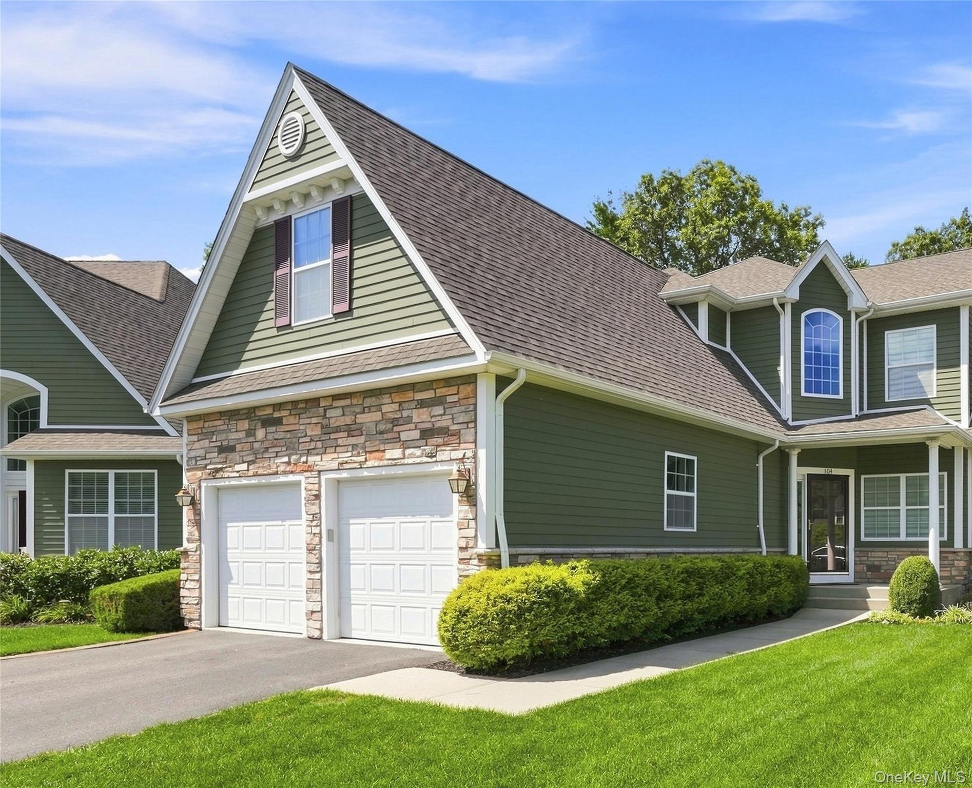 Victoria Pl, Melville, NY 11747