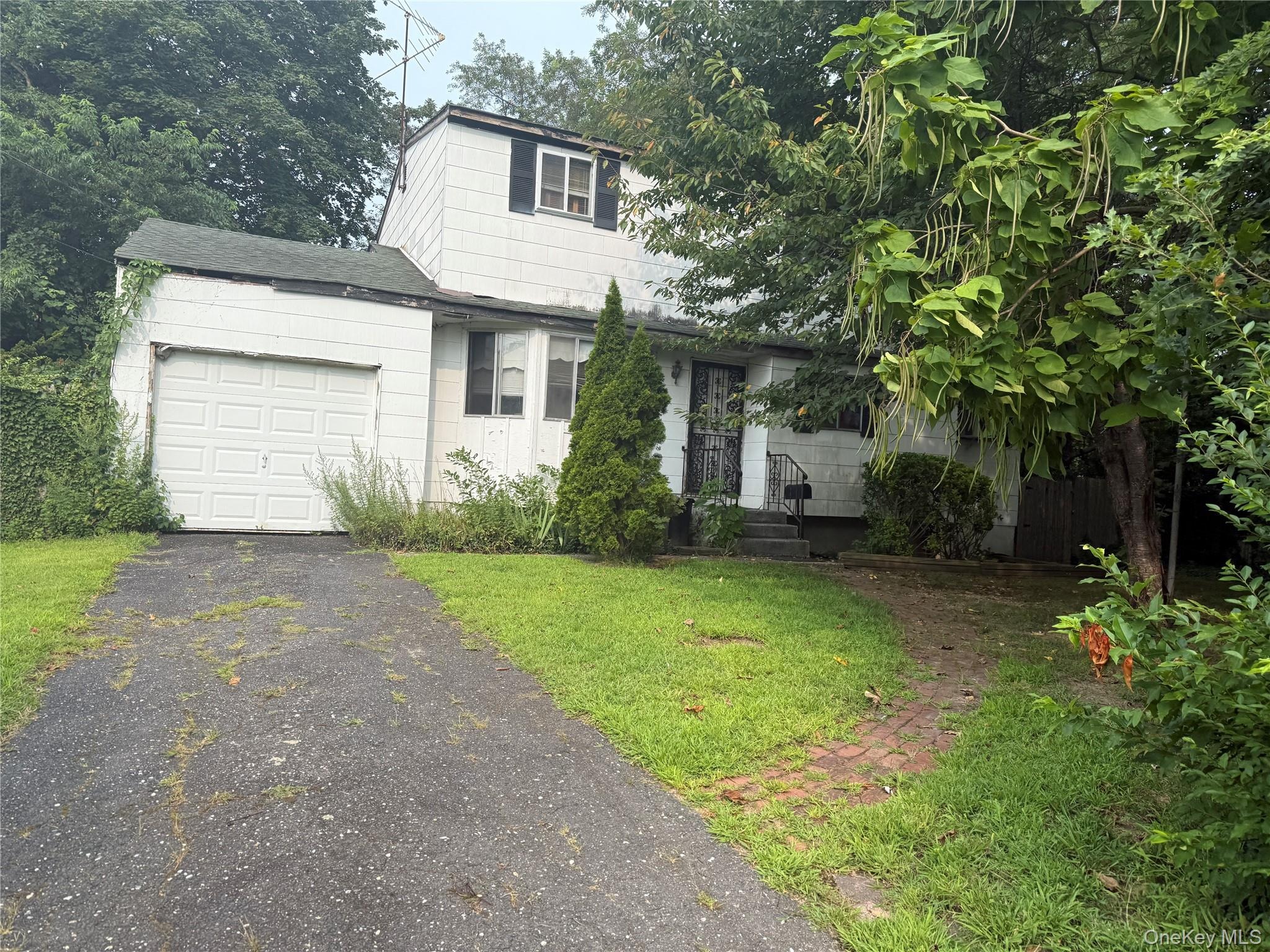 Rhode Island Ave, Medford, NY 11763